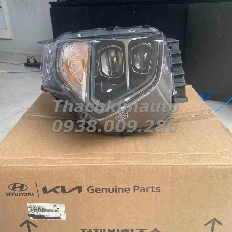 Đèn pha phải Hyundai Santafe 2018-2019