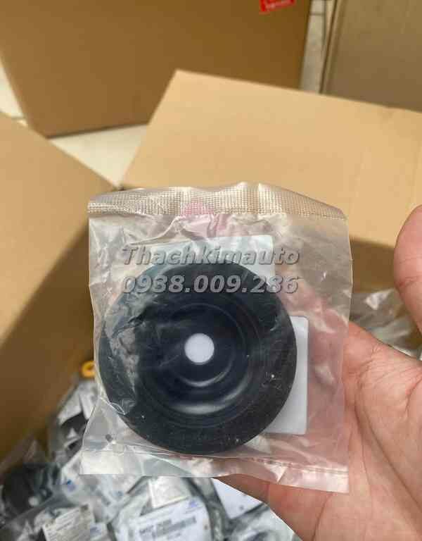 Che bụi bát bèo giảm sóc Hyundai Grand i10 2017-2022