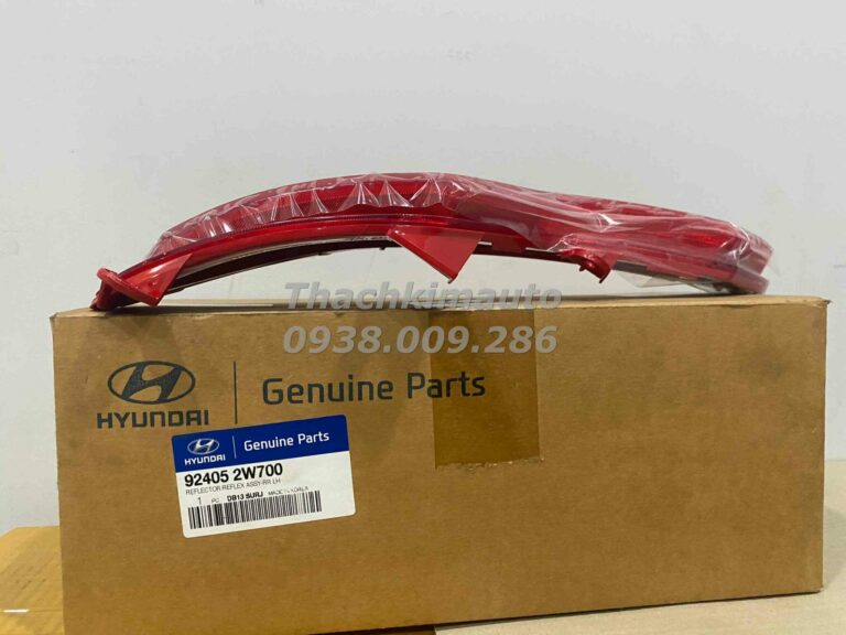 Tấm phản quang sau trái Hyundai SantaFe 2015-2016 - Ảnh 2