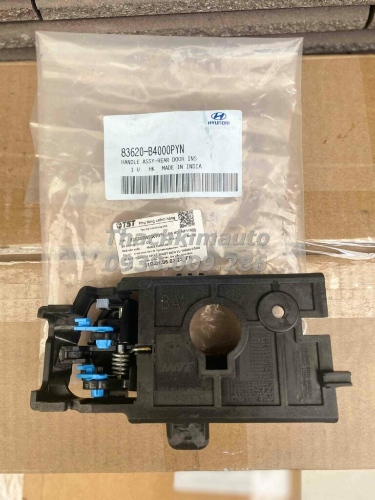 Tay mở cửa trong phải Hyundai Grand i10 2014-2017 - Ảnh 3