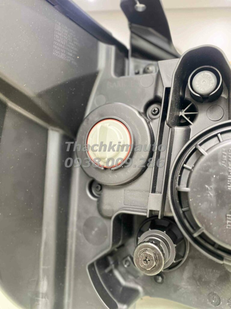 Đèn pha trái Hyundai Solati 2014 - Ảnh 4