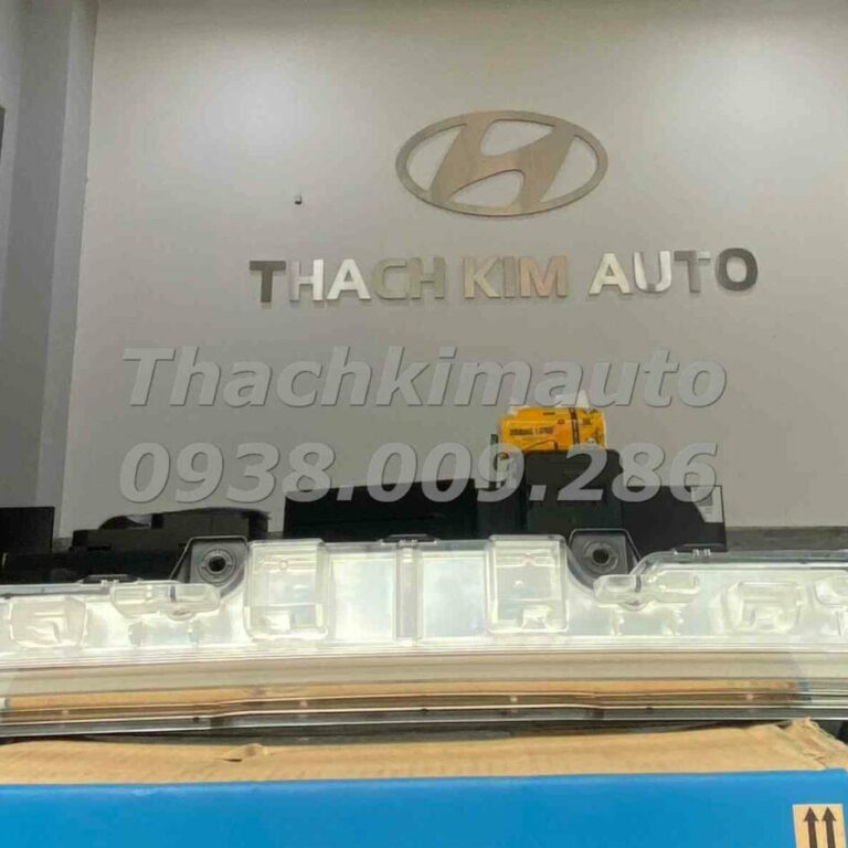 Đèn trang trí trung tâm đầu xe | Hyundai Stargazer 2022-2023