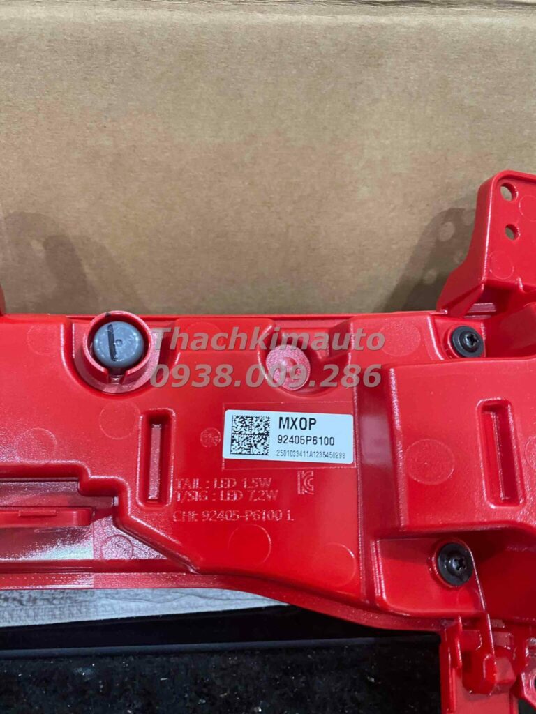 Đèn phản quang sau dưới, trái Hyundai Santa Fe 2024-2025 - Ảnh 4