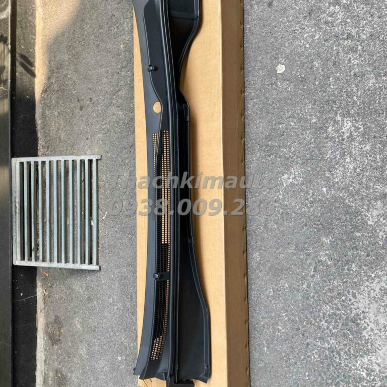 Nẹp chân kính chắn gió Hyundai Custin 2020-2024