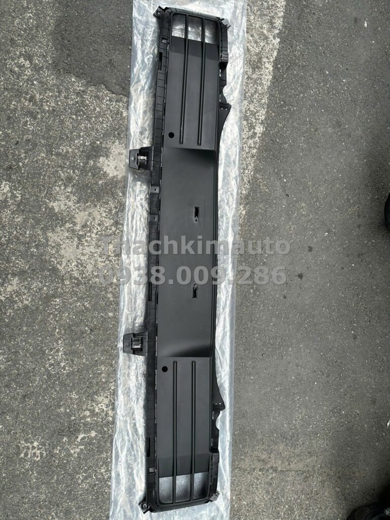 Nẹp dưới ba đờ xốc sau giữa Hyundai Venue 2022 - 2024