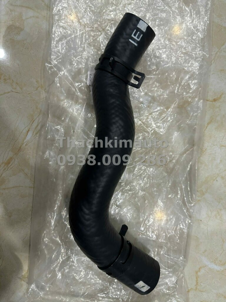 Ống dẫn két nước phía trên Hyundai Santafe 2010 - Ảnh 3