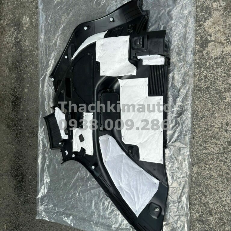 Ốp khoang hành lý bên trái Hyundai Santafe 2012 - 2015