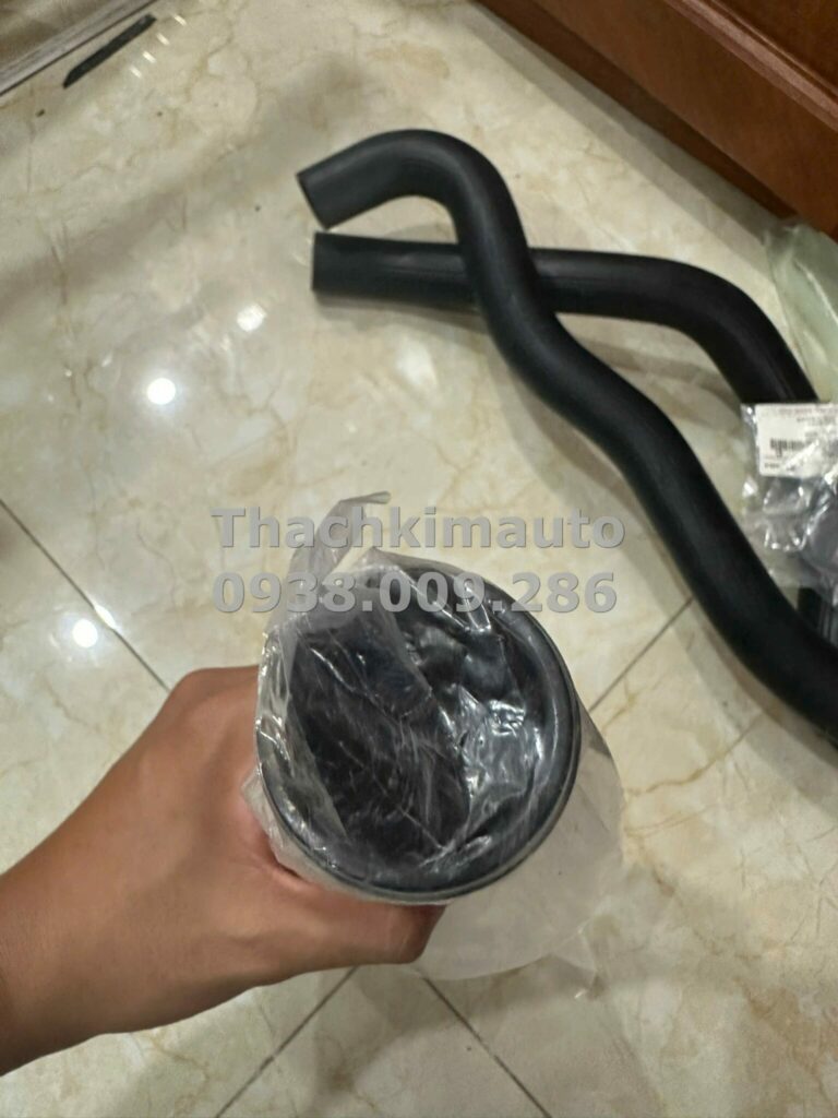 Cụm ống dẫn nước làm mát động cơ Hyundai Santafe 2012 - 2020 - Ảnh 2