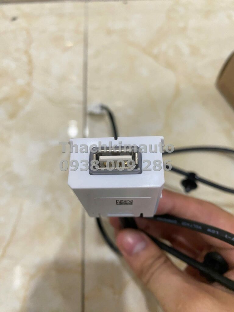 Giắc cắm USB Hyundai Accent 2020 - Ảnh 3