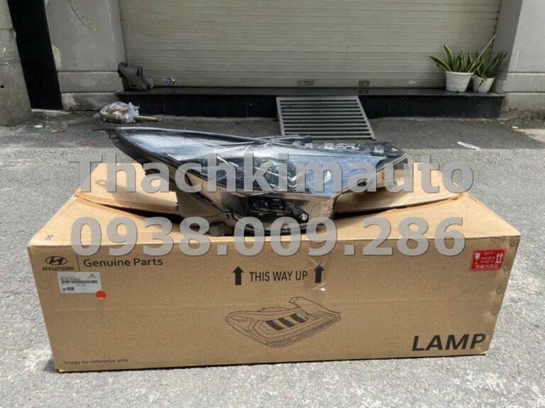Đèn pha phải Hyundai Elantra 2020