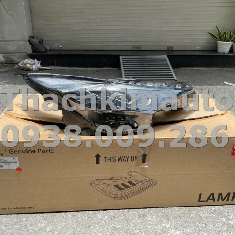 Đèn pha phải Hyundai Elantra 2020