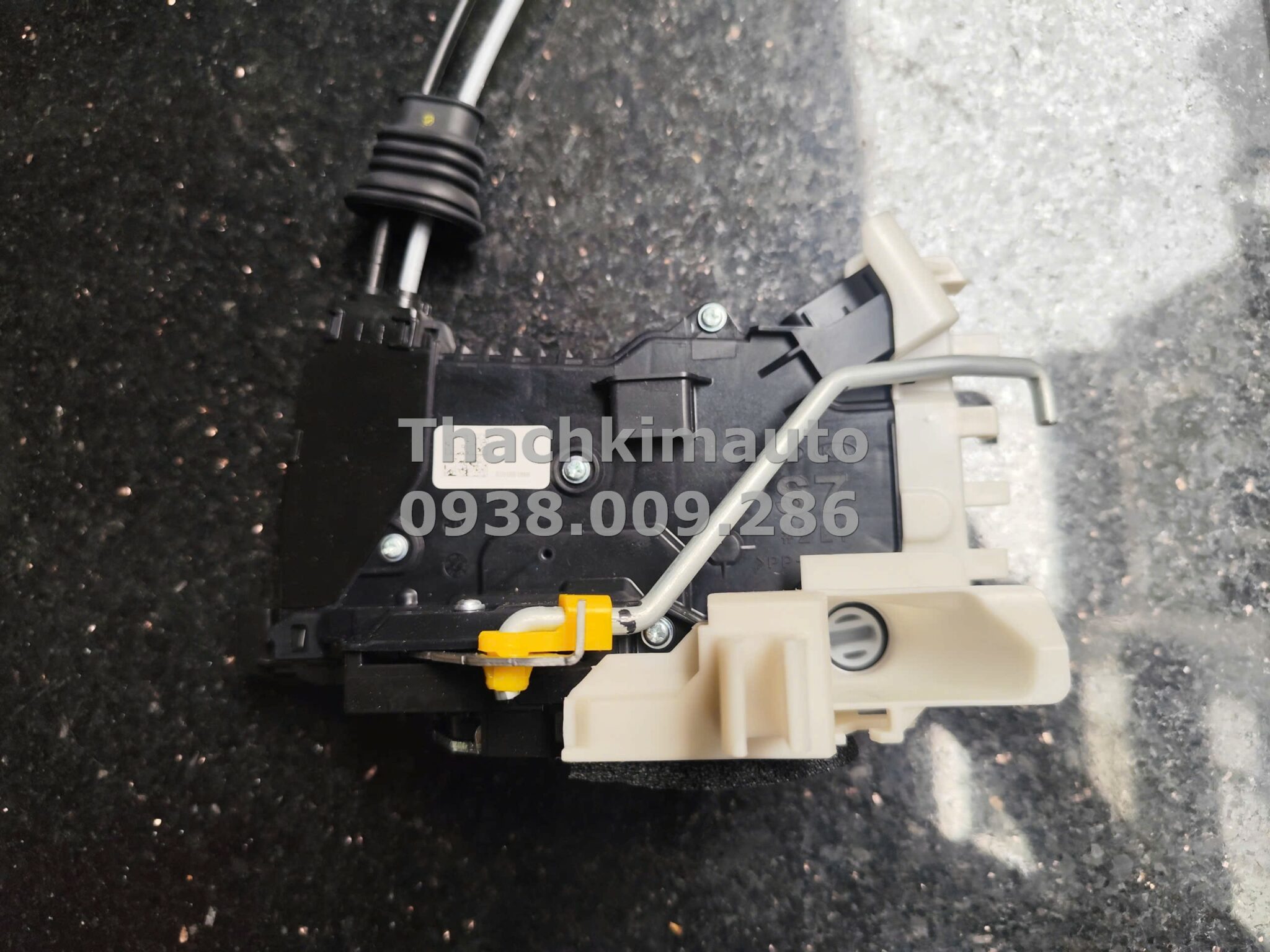 Cơ cấu khoá cửa trước trái Hyundai Santafe 2018-2021 - Ảnh 2