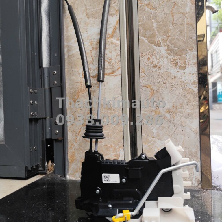 Cơ cấu khoá cửa trước trái Hyundai Santafe 2018-2021