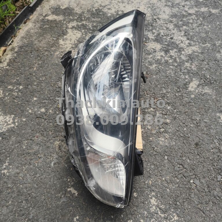Đèn pha phải Hyundai Accent 2011