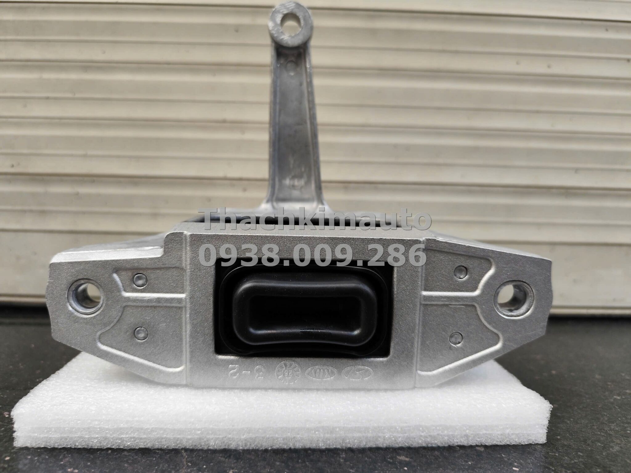 Giá bắt chân máy Hyundai Elantra 2016-2019, Kona 2018