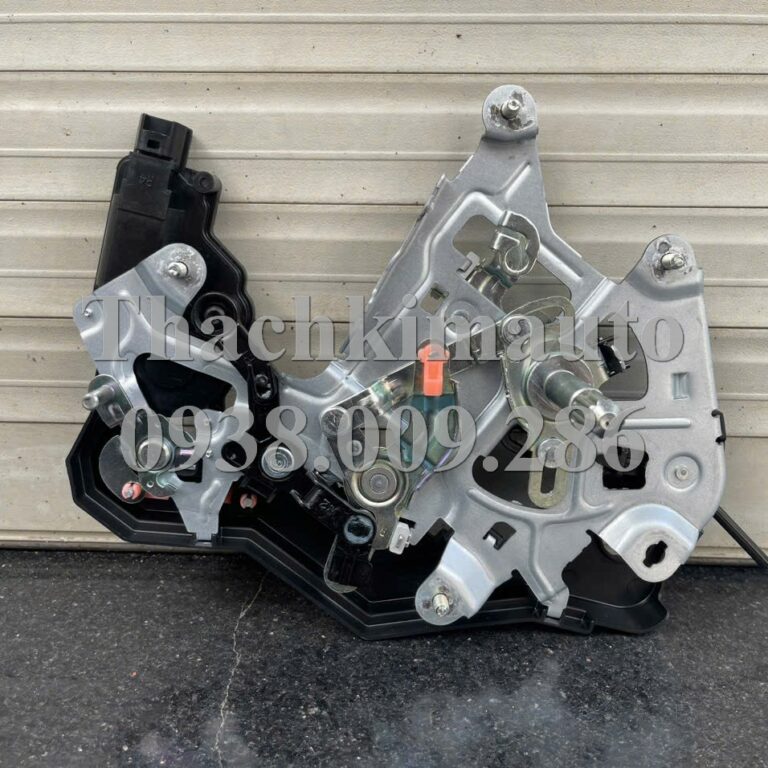 Cơ cấu khóa cửa sau phải Hyundai Grand Starex 2007-2015