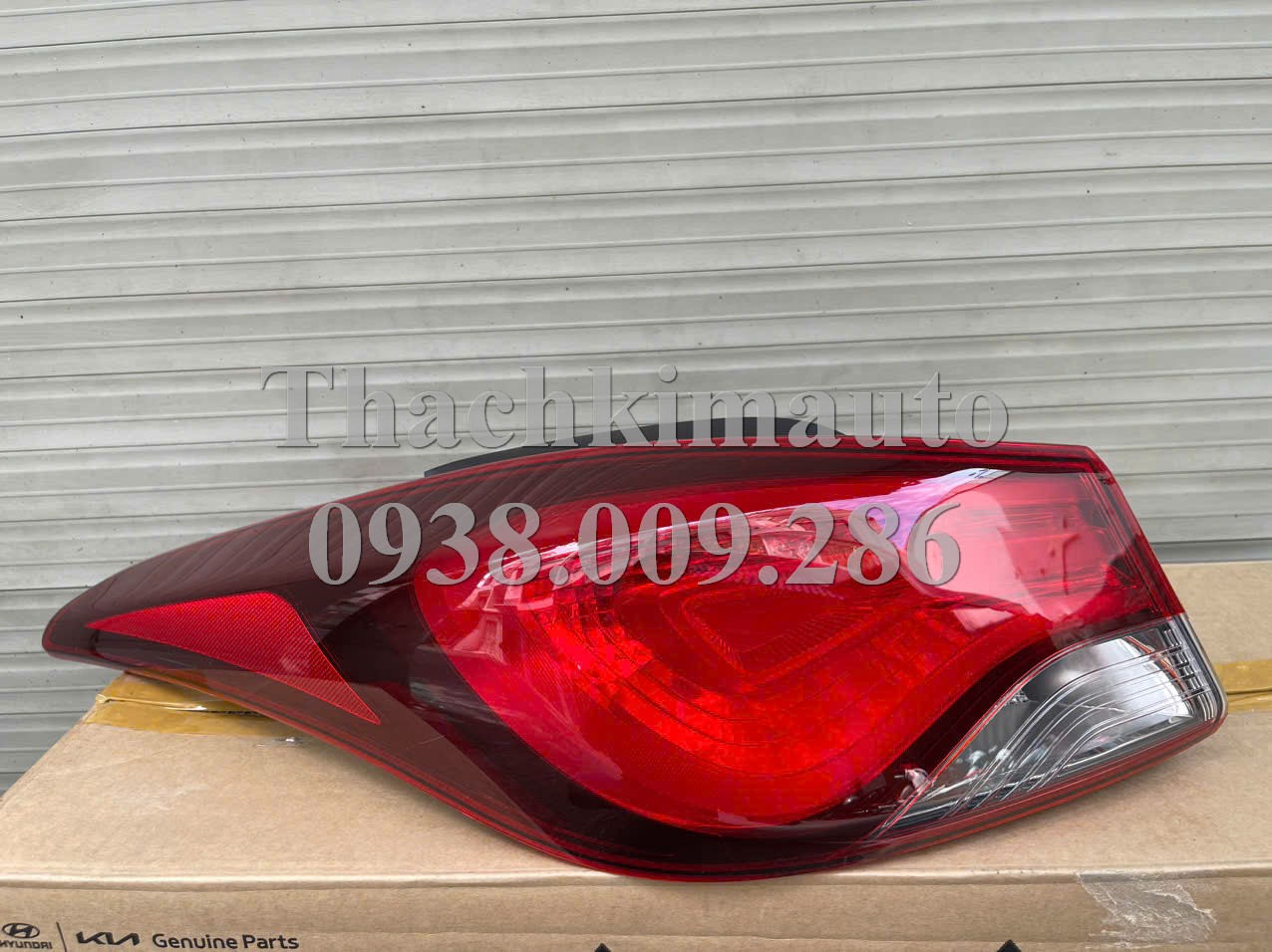 Đèn hậu ngoài trái Hyundai Elantra 2014